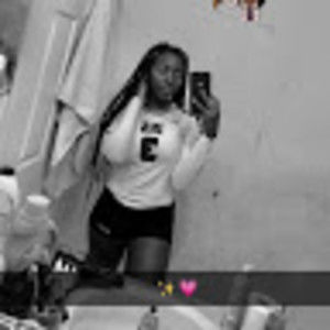 Meet your Posher, Tee